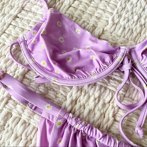 WeWoreWhat Ruched Daisies Bikini Lilac Floral Medium NWT - Picture 4 of 9